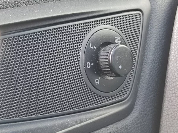 Škoda Octavia Combi Ambition 1,6 Tdi 77 Kw - foto 19