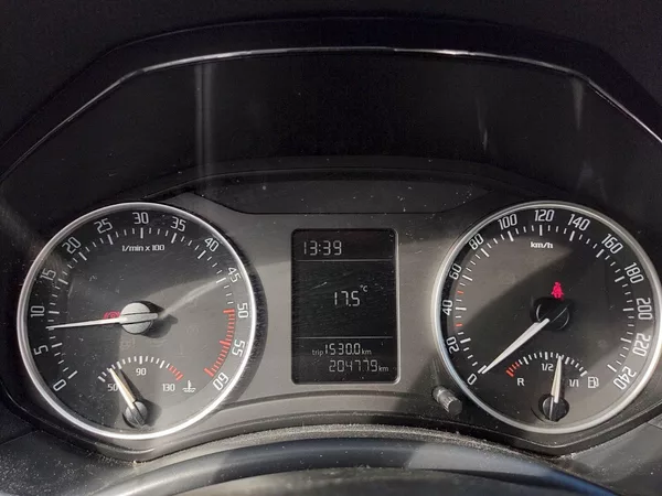 Škoda Octavia Combi Ambition 1,6 Tdi 77 Kw - foto 7