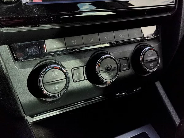 Škoda Octavia Combi Business 1,6 Tdi 81 Kw - foto 18