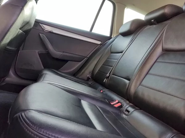 Škoda Octavia Combi Business 1,6 Tdi 81 Kw - foto 24