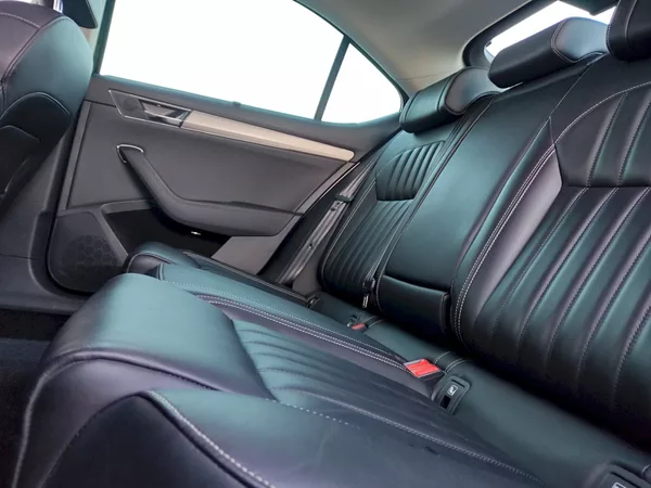 Škoda Superb L&K 2,0 Tdi 147 Kw 4x4 DSg - foto 31