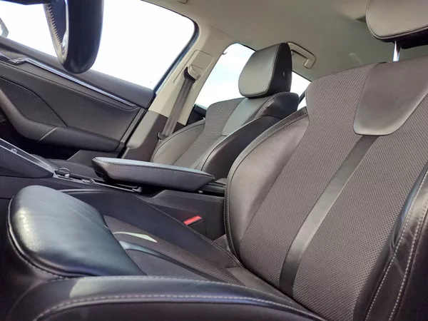 Škoda Octavia Combi Style Plus 2,0 Tdi 110 K - foto 24