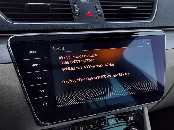 Škoda Superb Combi Style Plus 2,0 Tdi 110 - foto 10