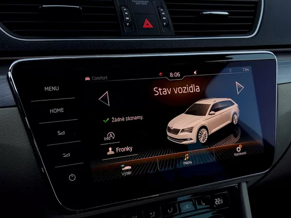 Škoda Superb Combi Style Plus 2,0 Tdi 110 - foto 11