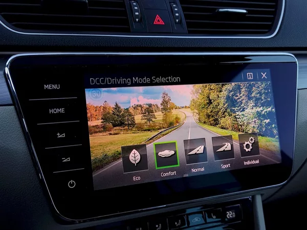 Škoda Superb Combi Style Plus 2,0 Tdi 110 - foto 20