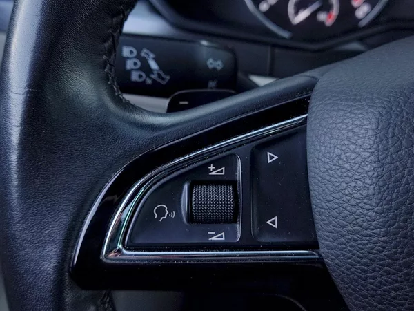 Škoda Superb Combi Style Plus 2,0 Tdi 110 - foto 37