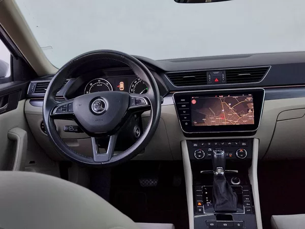 Škoda Superb Combi Style Plus 2,0 Tdi 110 - foto 6