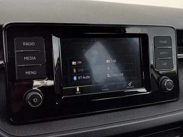 Škoda Fabia Active plus 1,0 Tsi 70Kw - foto 12
