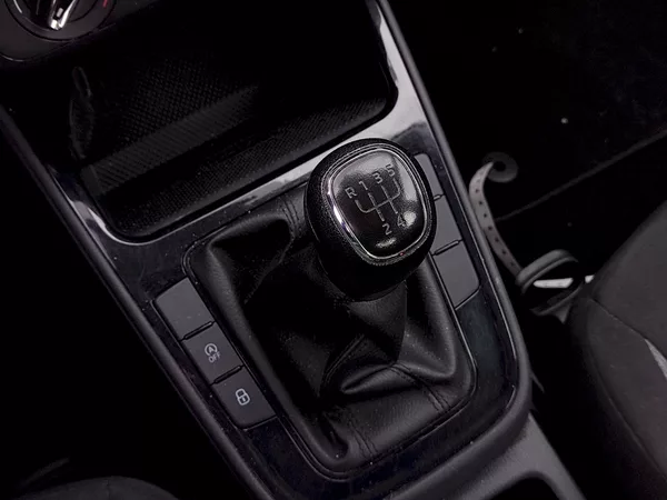 Škoda Fabia Active plus 1,0 Tsi 70Kw - foto 20