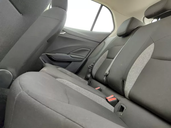 Škoda Fabia Active plus 1,0 Tsi 70Kw - foto 23