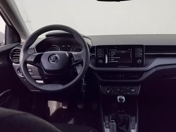 Škoda Fabia Active plus 1,0 Tsi 70Kw - foto 6