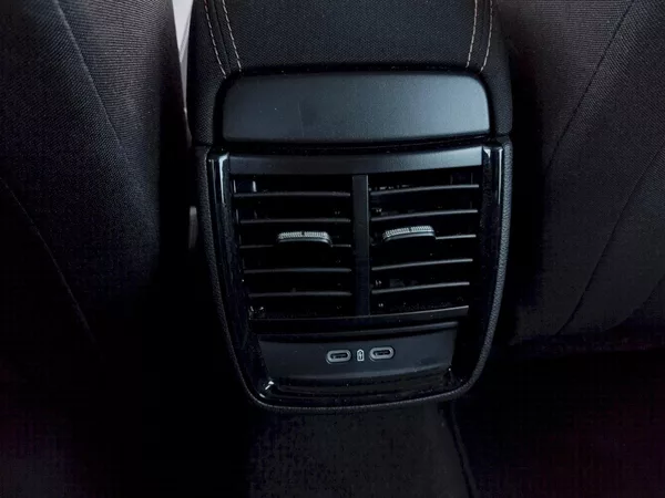 Škoda Kamiq Top Selection 1,5 Tsi + tažné - foto 23