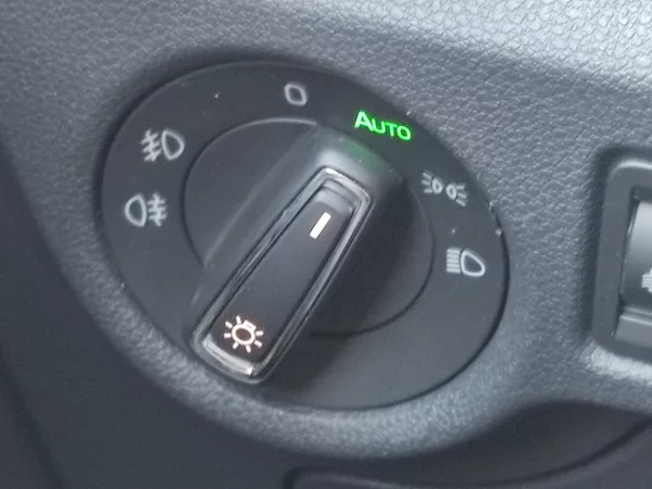 Škoda Kamiq Top Selection 1,5 Tsi + tažné - foto 24