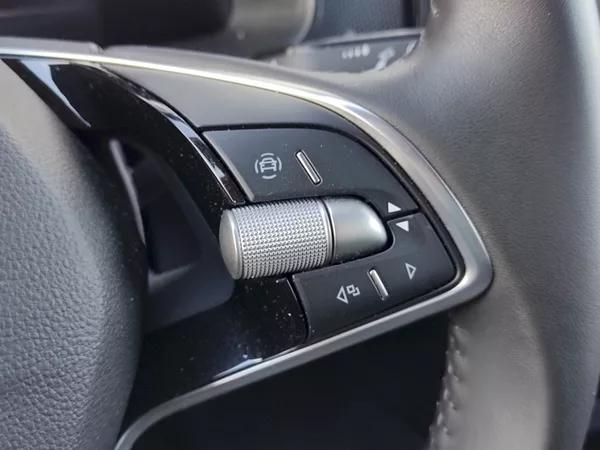 Škoda Kamiq Top Selection 1,5 Tsi + tažné - foto 27