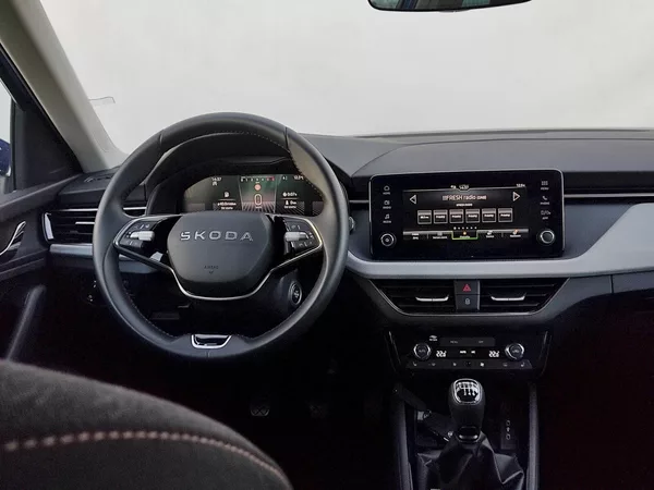 Škoda Kamiq Top Selection 1,5 Tsi + tažné - foto 6