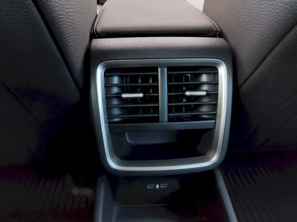 Škoda Octavia Combi Top Selection 1,5 Tsi 11 - foto 29