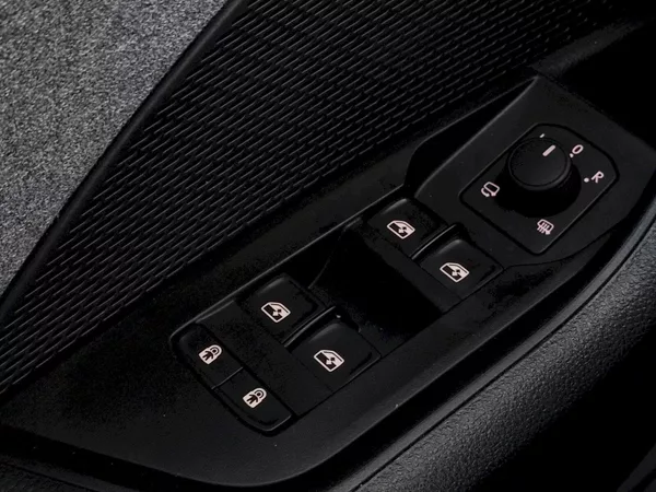 Škoda Octavia Combi Top Selection 1,5 Tsi 11 - foto 25