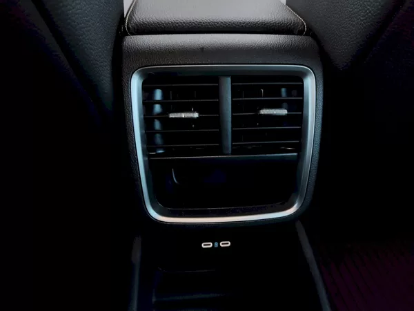 Škoda Octavia Combi Top Selection 1,5 Tsi 11 - foto 28
