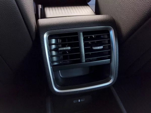 Škoda Octavia Combi Top Selection 1,5 Tsi 11 - foto 27