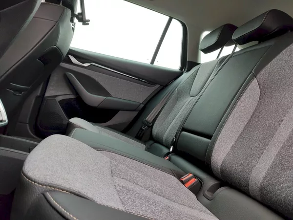 Škoda Octavia Combi Top Selection 1,5 Tsi 11 - foto 29