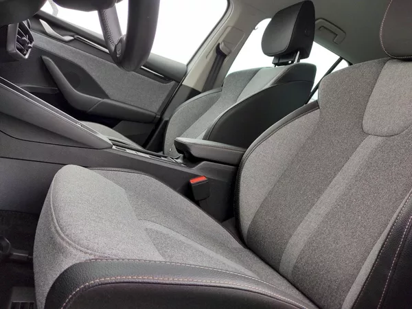 Škoda Octavia Combi Top Selection Business 1 - foto 25