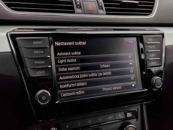 Škoda Superb Combi Ambition Business 2,0 T - foto 14