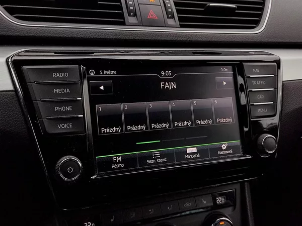 Škoda Superb Combi Ambition Business 2,0 T - foto 17