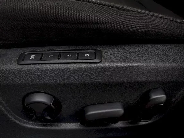 Škoda Superb Combi Ambition Business 2,0 T - foto 25