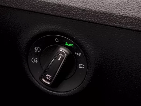 Škoda Superb Combi Ambition Business 2,0 T - foto 28