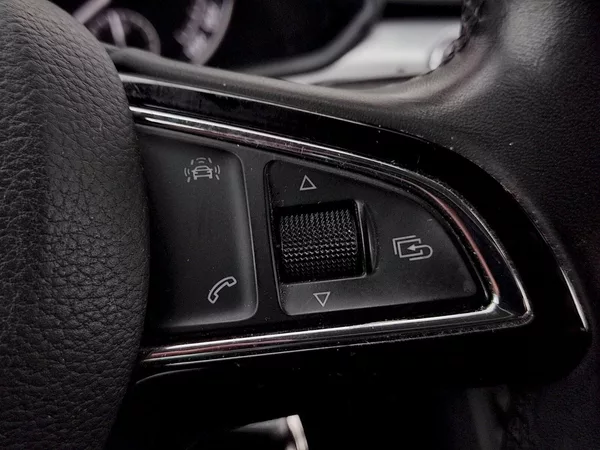 Škoda Superb Combi Ambition Business 2,0 T - foto 31