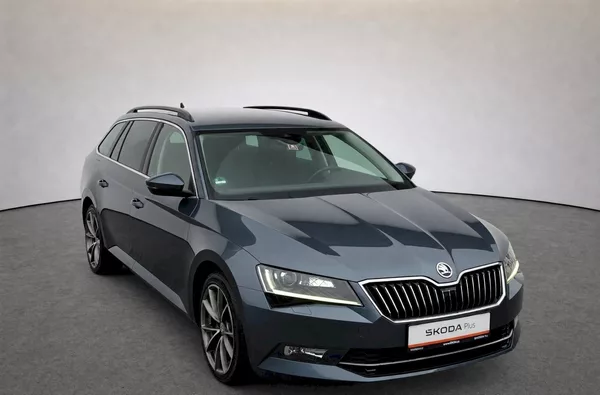Škoda Superb Combi Ambition Business 2,0 T - foto 32