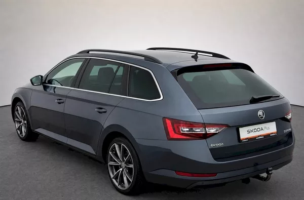 Škoda Superb Combi Ambition Business 2,0 T - foto 33