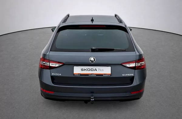Škoda Superb Combi Ambition Business 2,0 T - foto 34