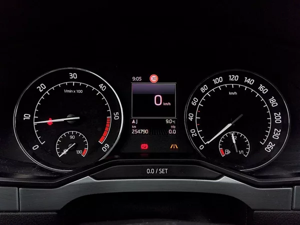 Škoda Superb Combi Ambition Business 2,0 T - foto 7