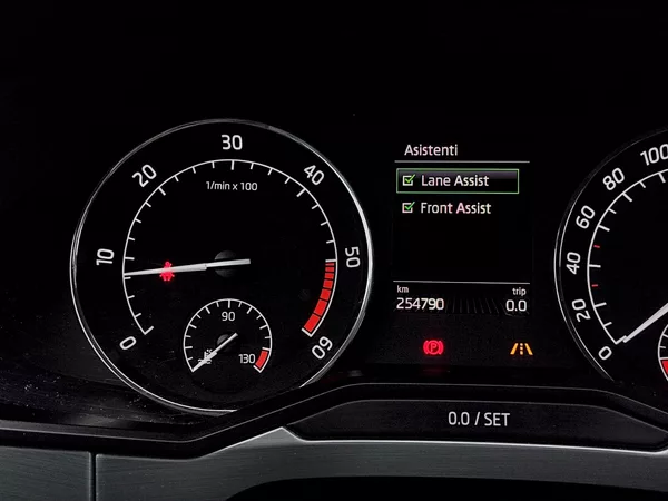 Škoda Superb Combi Ambition Business 2,0 T - foto 8