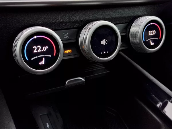 Škoda Superb Combi SportLine 1,5 Tsi iV DSG - foto 28