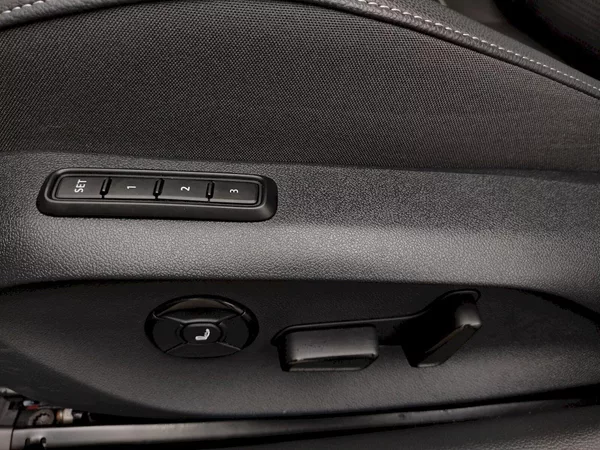 Škoda Superb Combi SportLine 1,5 Tsi iV DSG - foto 33