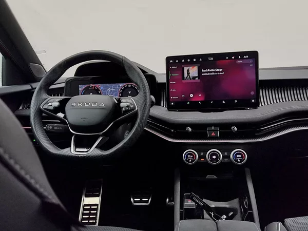 Škoda Superb Combi SportLine 1,5 Tsi iV DSG - foto 6