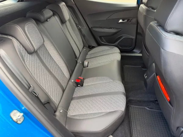 Peugeot 2008 ALLURE Pack 1.2PT 130 EAT8 - foto 11