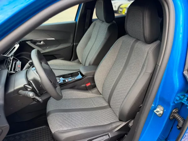 Peugeot 2008 ALLURE Pack 1.2PT 130 EAT8 - foto 7