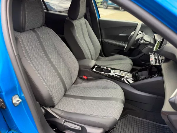Peugeot 2008 ALLURE Pack 1.2PT 130 EAT8 - foto 9