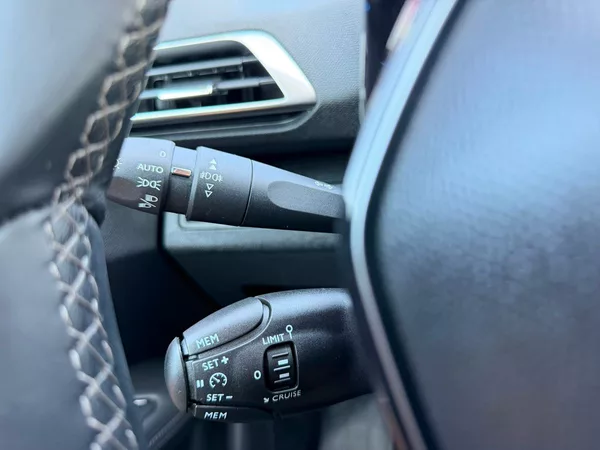 Peugeot 3008 ALLURE 1.5BHDi 130 MAN6 7.231k - foto 21