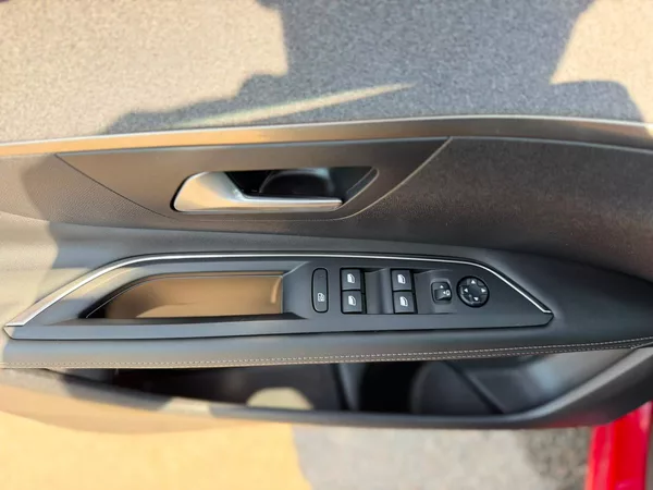 Peugeot 3008 ALLURE 1.5BHDi 130 MAN6 7.231k - foto 29
