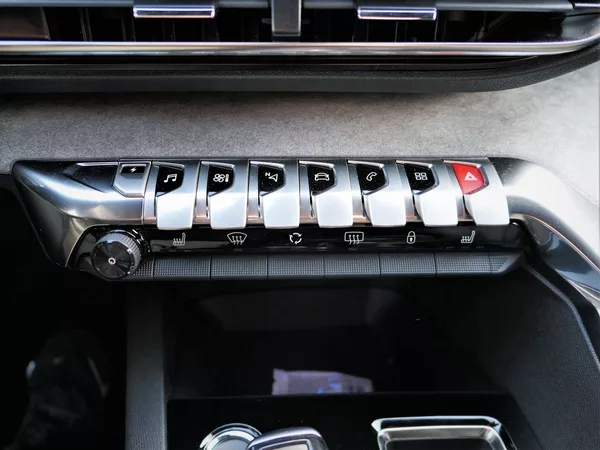 Peugeot 3008 GT Plug-in HYBRID 225 e-EAT8 - foto 17