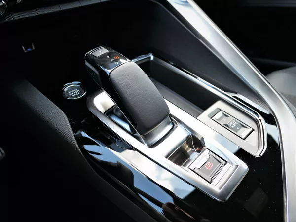 Peugeot 3008 GT Plug-in HYBRID 225 e-EAT8 - foto 18