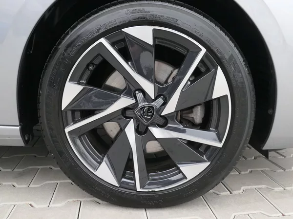 Peugeot 308 ALLURE PACK 1.5 BHDi 130 EAT8 - foto 14