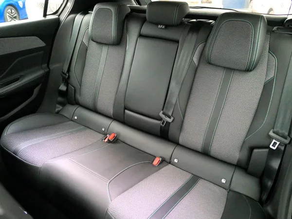 Peugeot 308 ALLURE PACK 1.5 BHDi 130 EAT8 - foto 6
