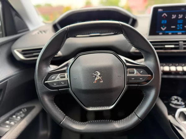 Peugeot 5008 ACTIVE 1.5BHDi 130 MAN6 - foto 2