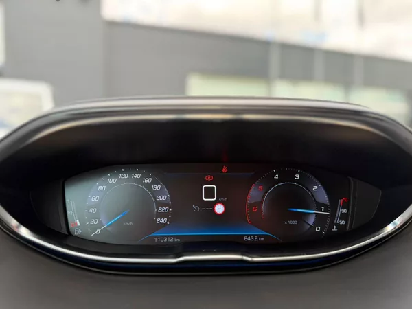 Peugeot 5008 ACTIVE 1.5BHDi 130 MAN6 - foto 3