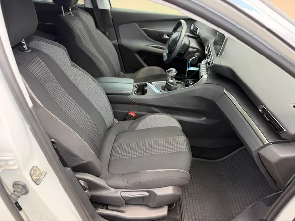 Peugeot 5008 ACTIVE 1.5BHDi 130 MAN6 - foto 9